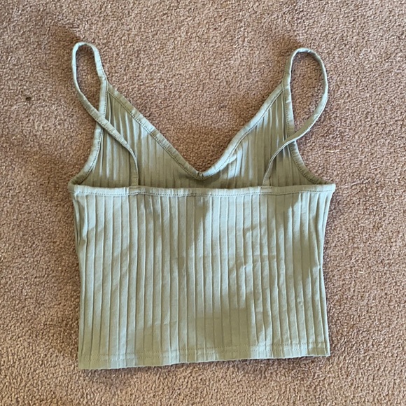Green cropped tank top - Picture 2 of 2
